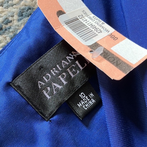 Adrianna Papell Scalloped Cocktail Dress - Picture 4 of 10